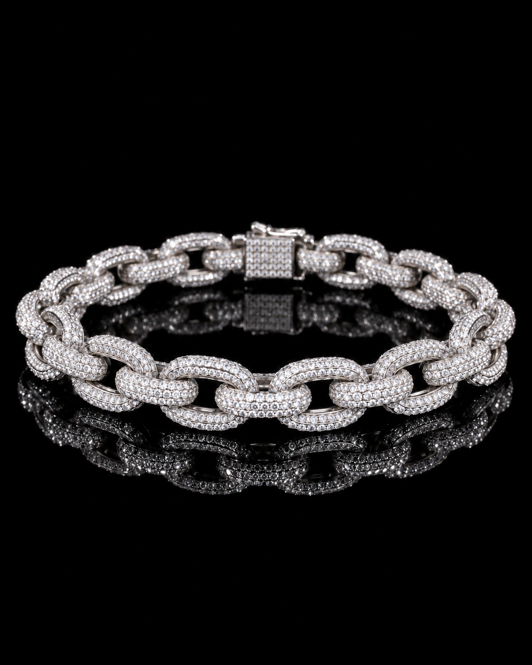 Iced Anchor Bracelet auf schwarzem Grund