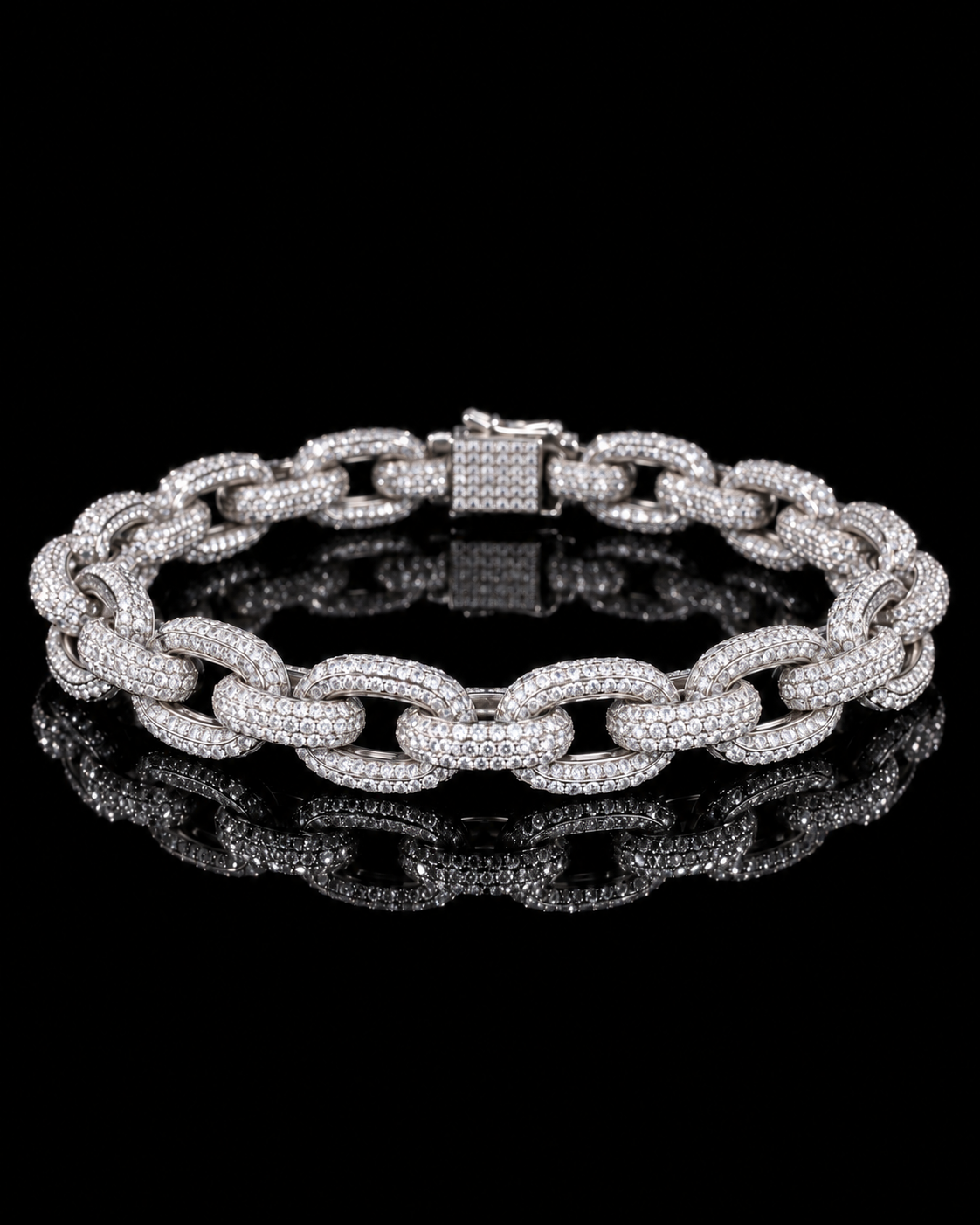 Iced Anchor Bracelet auf schwarzem Grund