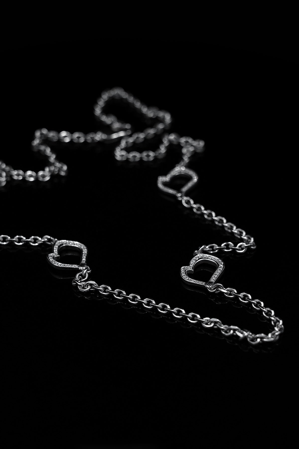 TRI HEART CHAIN SHORT